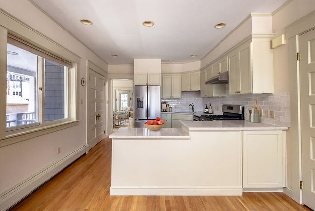 329 Front St, Marion, MA 02738