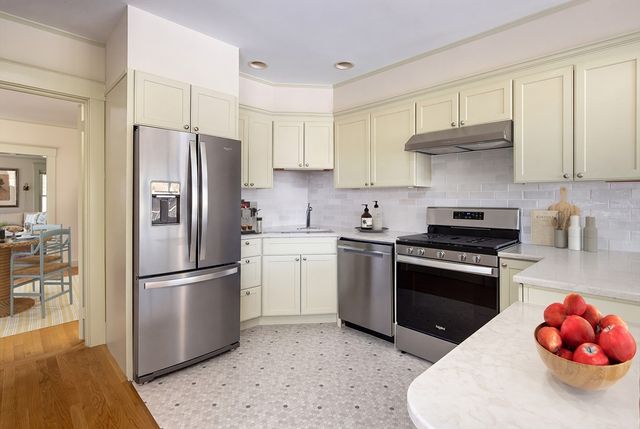329 Front St, Marion, MA 02738