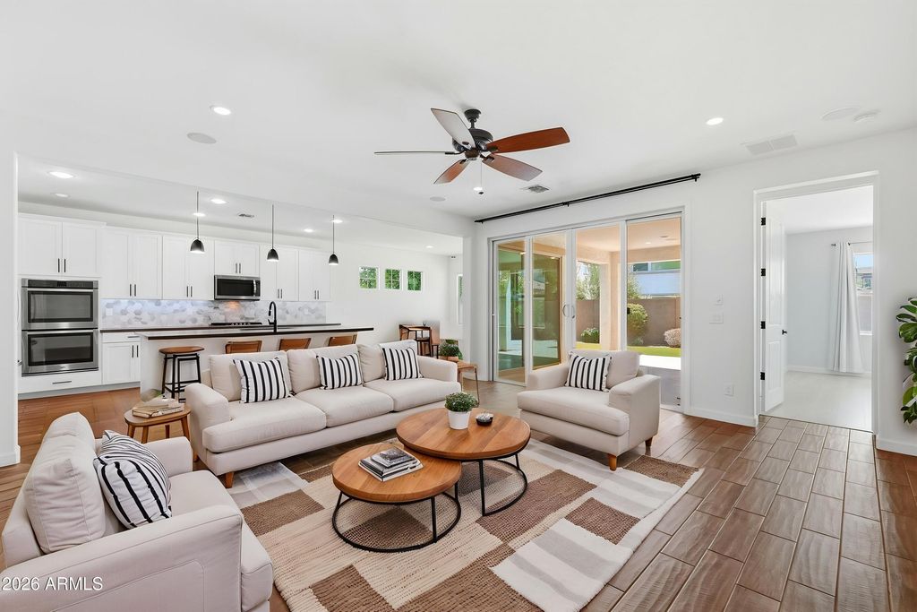 923 W YELLOWSTONE Way, Chandler, AZ 85248 — photo 2
