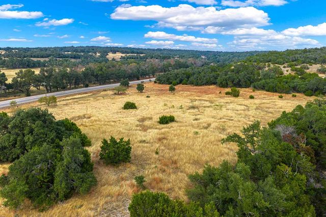 7625 N State Hwy 16, Fredericksburg, TX 78624