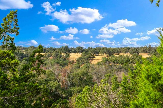 7625 N State Hwy 16, Fredericksburg, TX 78624