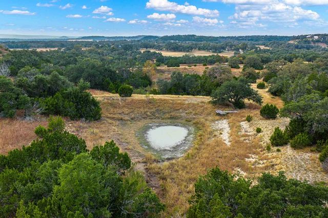 7625 N State Hwy 16, Fredericksburg, TX 78624