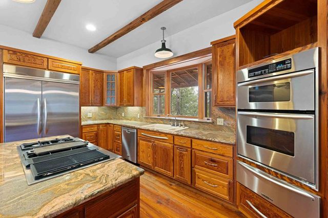 7625 N State Hwy 16, Fredericksburg, TX 78624