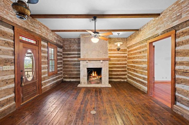 7625 N State Hwy 16, Fredericksburg, TX 78624