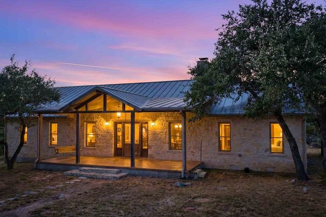 7625 N State Hwy 16, Fredericksburg, TX 78624