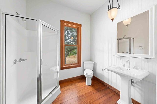 7625 N State Hwy 16, Fredericksburg, TX 78624