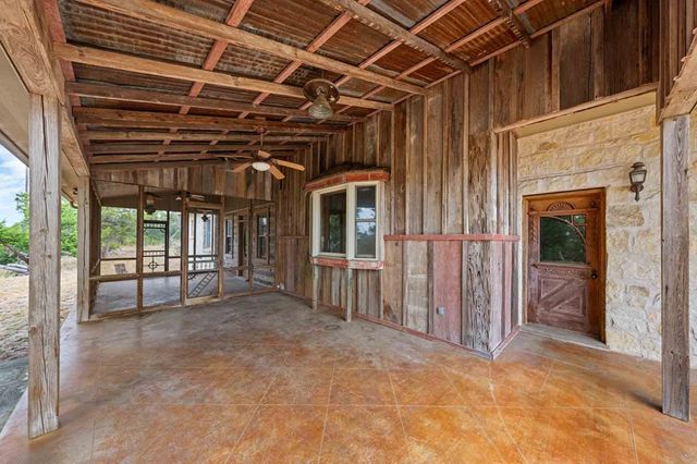 7625 N State Hwy 16, Fredericksburg, TX 78624