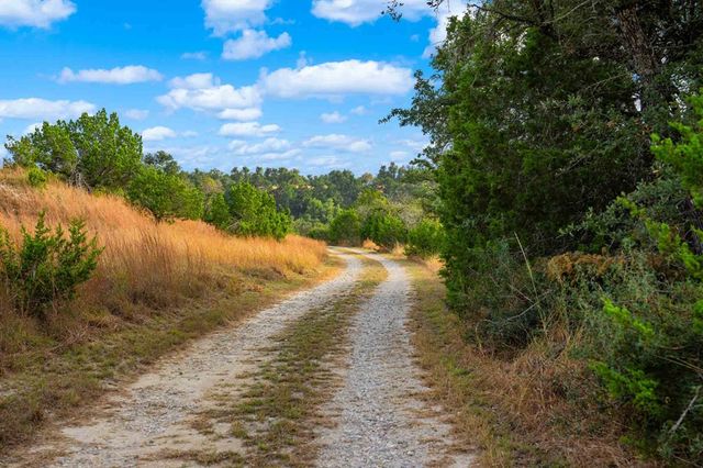 7625 N State Hwy 16, Fredericksburg, TX 78624