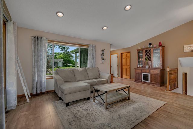 1506 6th Avenue N, Sartell, MN 56377