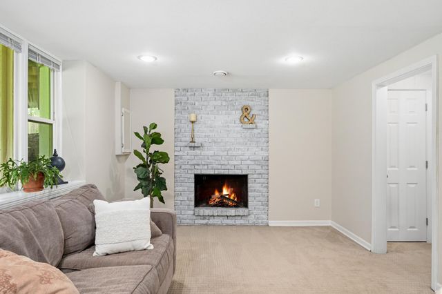 11200 Oakvale Road N, Minnetonka, MN 55305