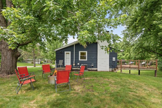 11200 Oakvale Road N, Minnetonka, MN 55305