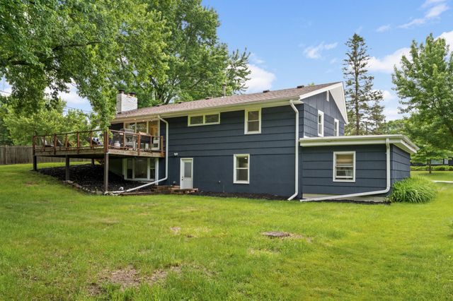 11200 Oakvale Road N, Minnetonka, MN 55305