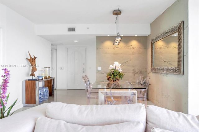 3370 Hidden Bay Drive 2210, Aventura, FL 33180