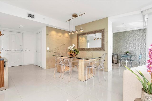 3370 Hidden Bay Drive 2210, Aventura, FL 33180