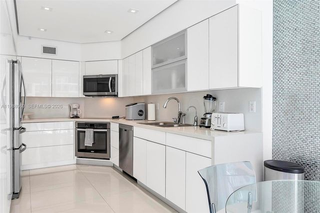 3370 Hidden Bay Drive 2210, Aventura, FL 33180