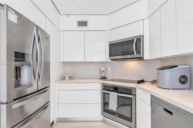 3370 Hidden Bay Drive 2210, Aventura, FL 33180