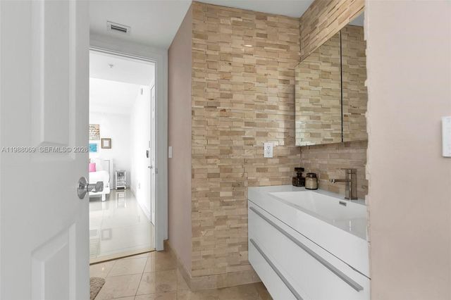 3370 Hidden Bay Drive 2210, Aventura, FL 33180
