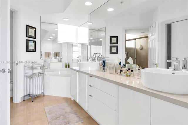 3370 Hidden Bay Drive 2210, Aventura, FL 33180
