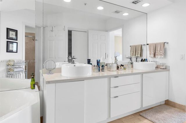3370 Hidden Bay Drive 2210, Aventura, FL 33180