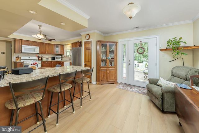 16 BENTLY DR, Sewell, NJ 08080