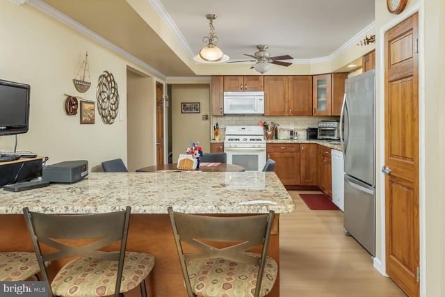 16 BENTLY DR, Sewell, NJ 08080