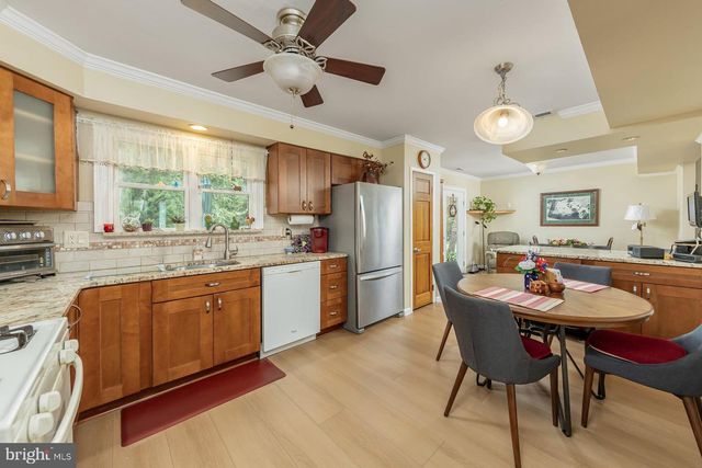 16 BENTLY DR, Sewell, NJ 08080