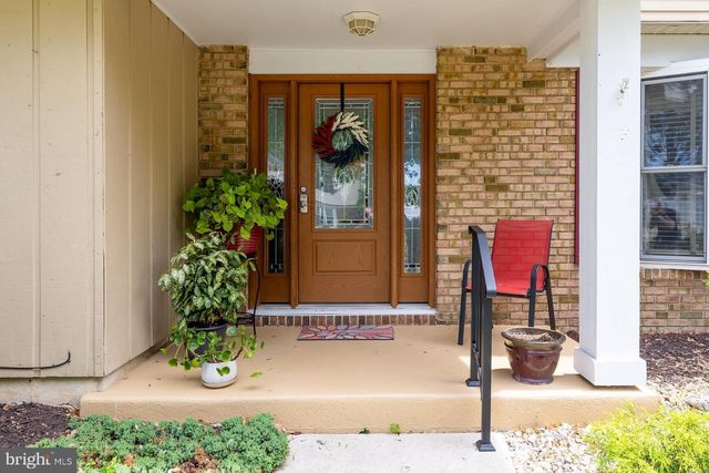 16 BENTLY DR, Sewell, NJ 08080
