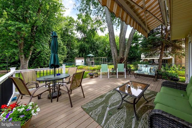 16 BENTLY DR, Sewell, NJ 08080