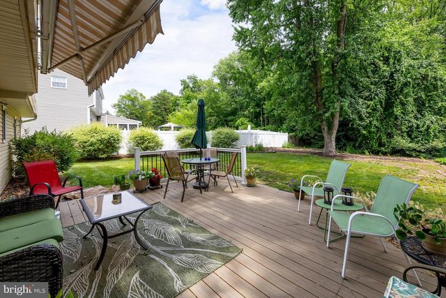 16 BENTLY DR, Sewell, NJ 08080