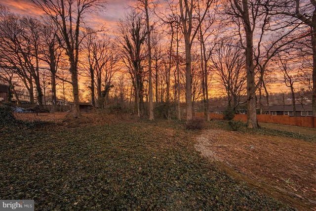 7118 LORY LN, Lanham, MD 20706