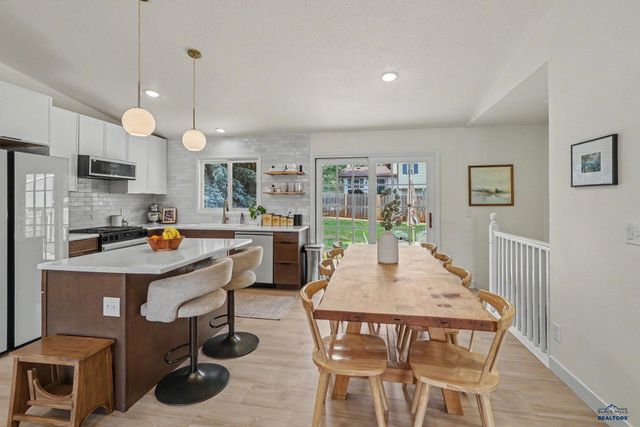 3623 SYCAMORE PL, Rapid City, SD 57702