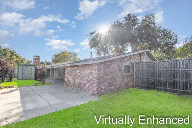 706 Greenhill Lane, Grand Prairie, TX 75052