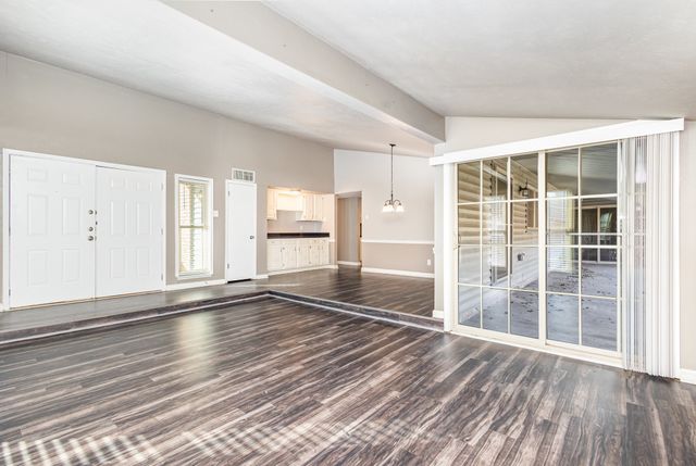 706 Greenhill Lane, Grand Prairie, TX 75052