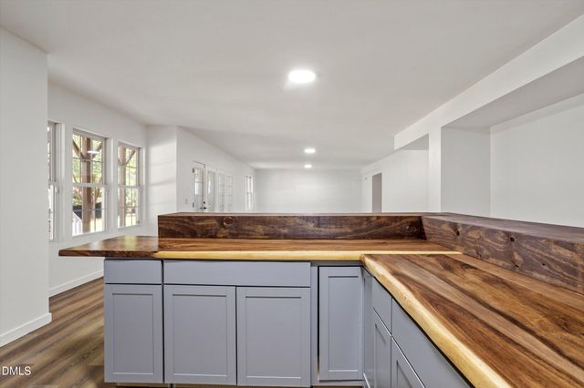 8107 Henderson Road, Apex, NC 27539
