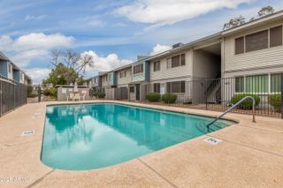 2608 W BERRIDGE Lane C-220, Phoenix, AZ 85017