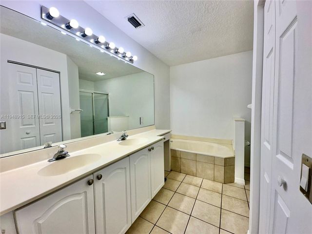 1013 Via Jardin 0, Riviera Beach, FL 33418
