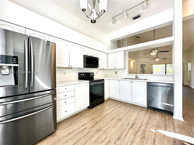 1013 Via Jardin 0, Riviera Beach, FL 33418