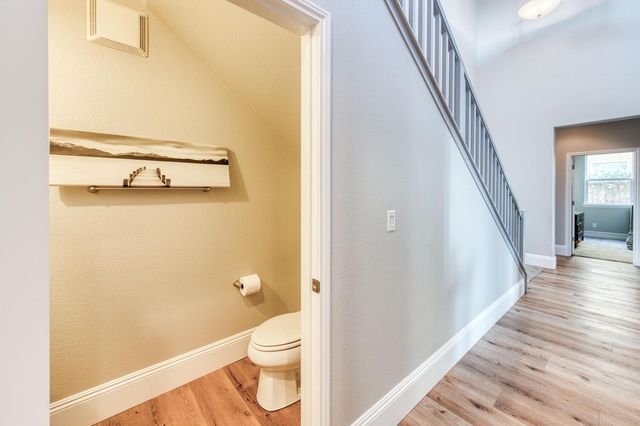 3076 Portals Avenue, Clovis, CA 93619