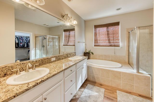 3076 Portals Avenue, Clovis, CA 93619