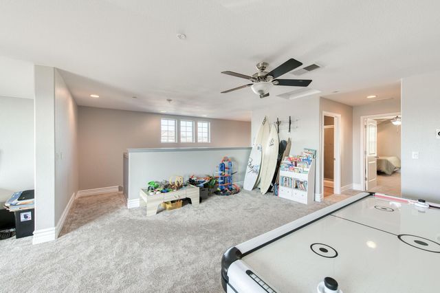 3076 Portals Avenue, Clovis, CA 93619