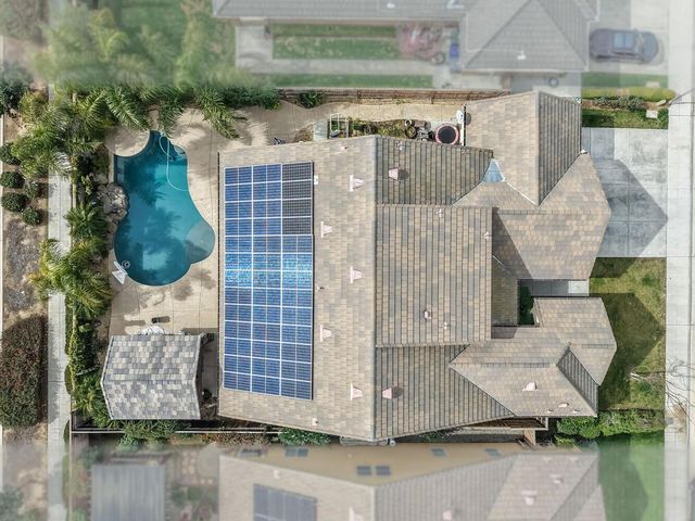 3076 Portals Avenue, Clovis, CA 93619