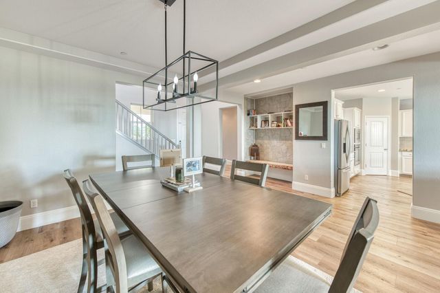 3076 Portals Avenue, Clovis, CA 93619