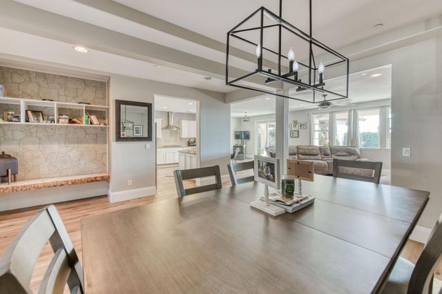 3076 Portals Avenue, Clovis, CA 93619