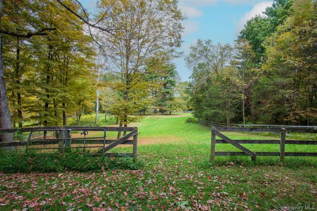 929 Centre Road, Rhinebeck, NY 12580