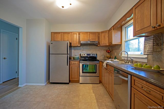 929 Centre Road, Rhinebeck, NY 12580