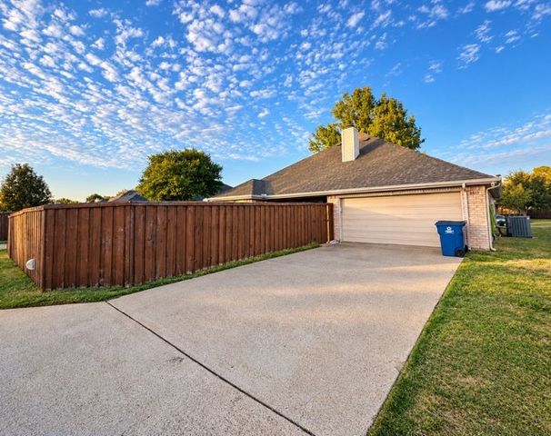 8813 Pheasant Run Drive, Rowlett, TX 75089