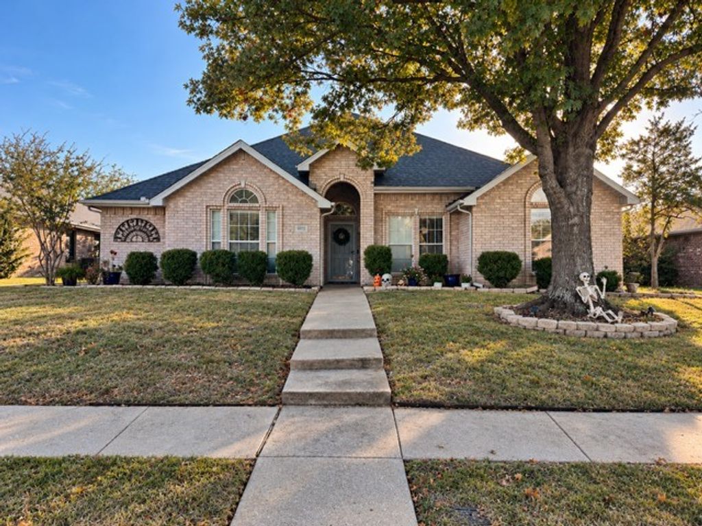 8813 Pheasant Run Drive, Rowlett, TX 75089