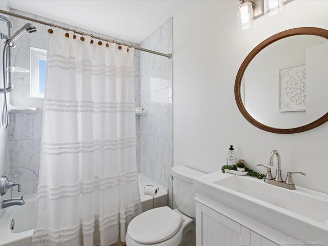847 Carolina, Marysville, MI 48040