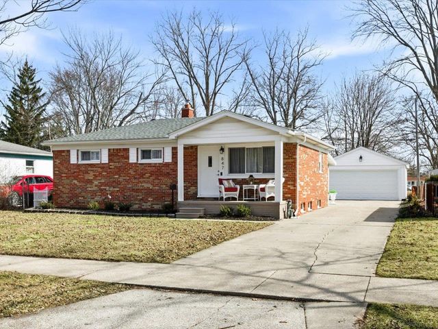 847 Carolina, Marysville, MI 48040