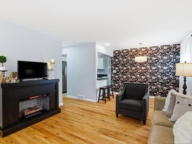 847 Carolina, Marysville, MI 48040